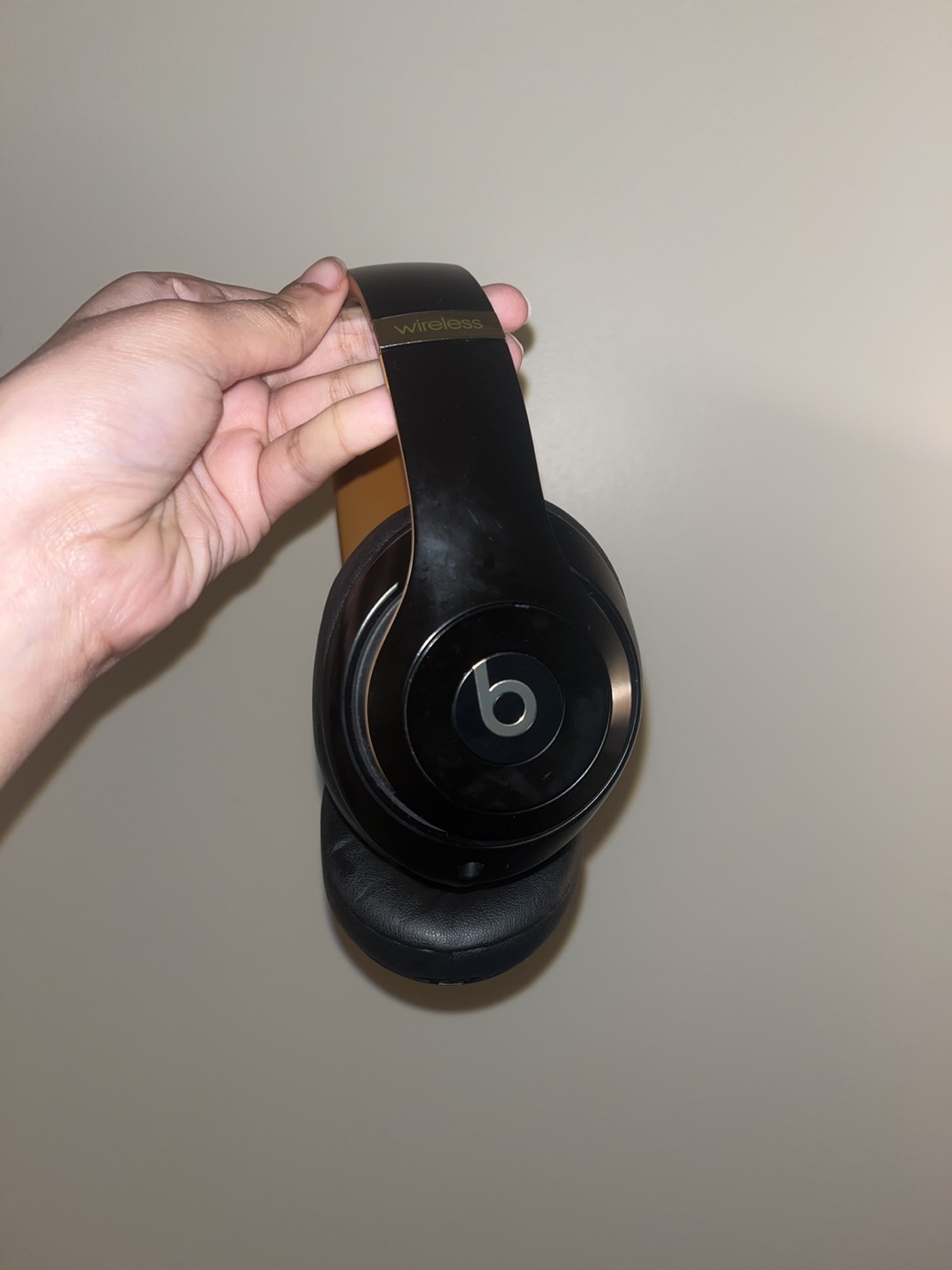 Beats Studio3 Wireless Noise Cancellation Headphones - Black - photo 2