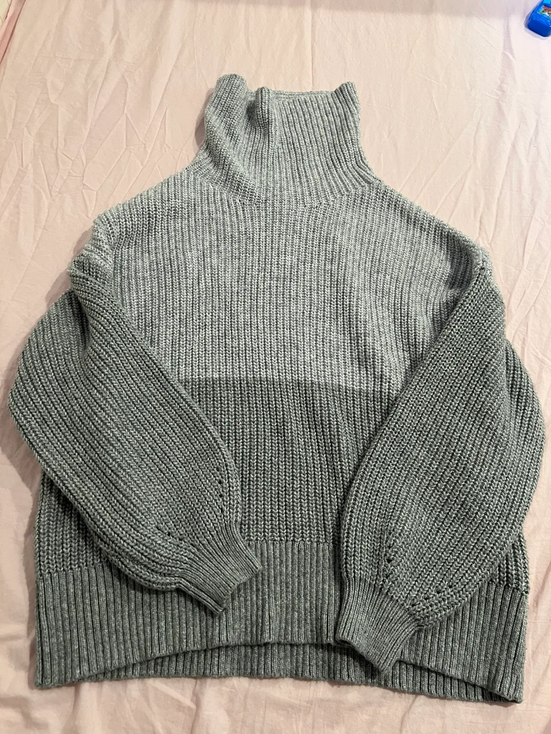 American Eagle Grey Turtleneck Sweater thumbnail