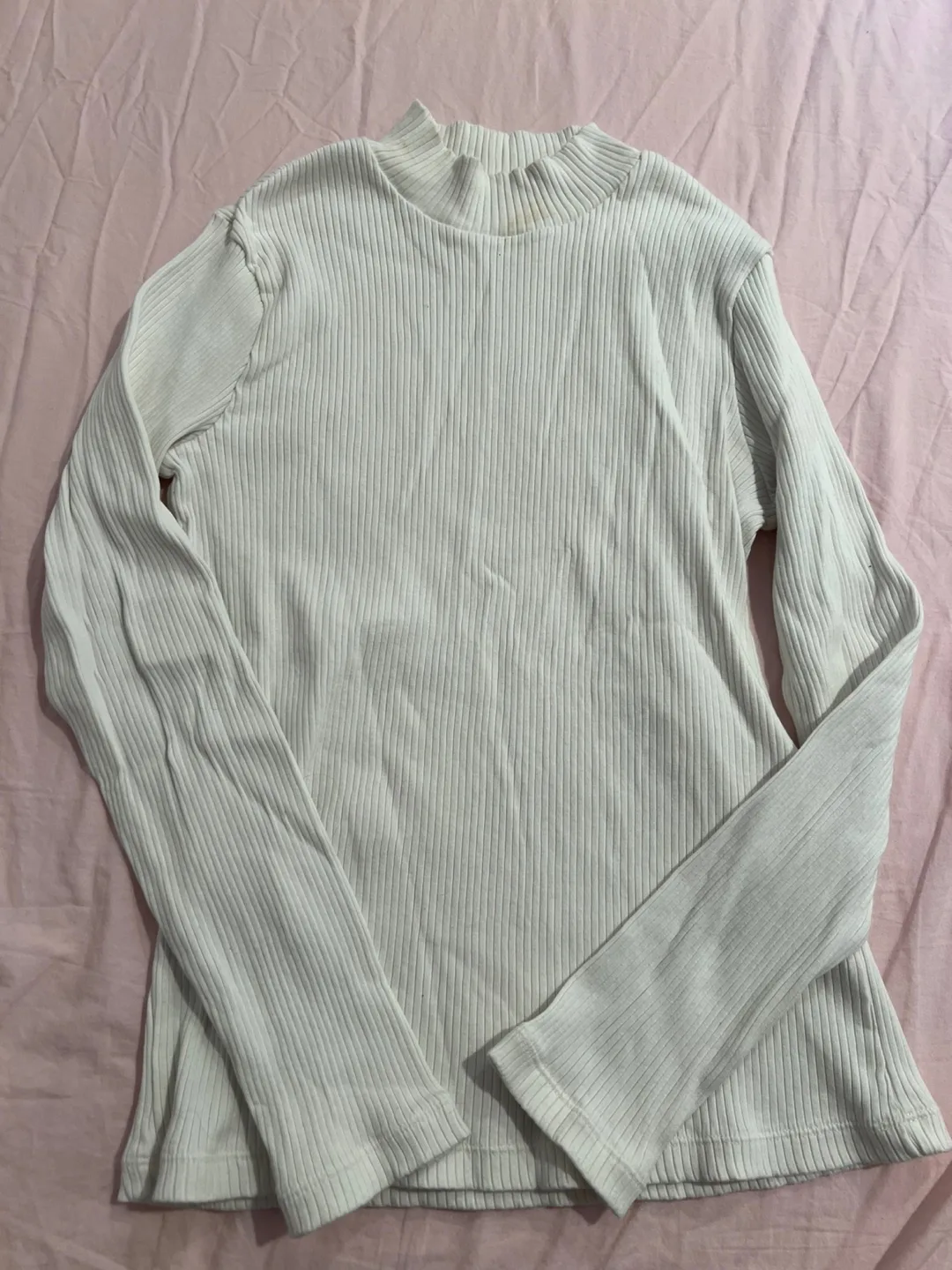 Women's UNIQLO White Mock Neck Long Sleeve Ribbed Top - Size L thumbnail