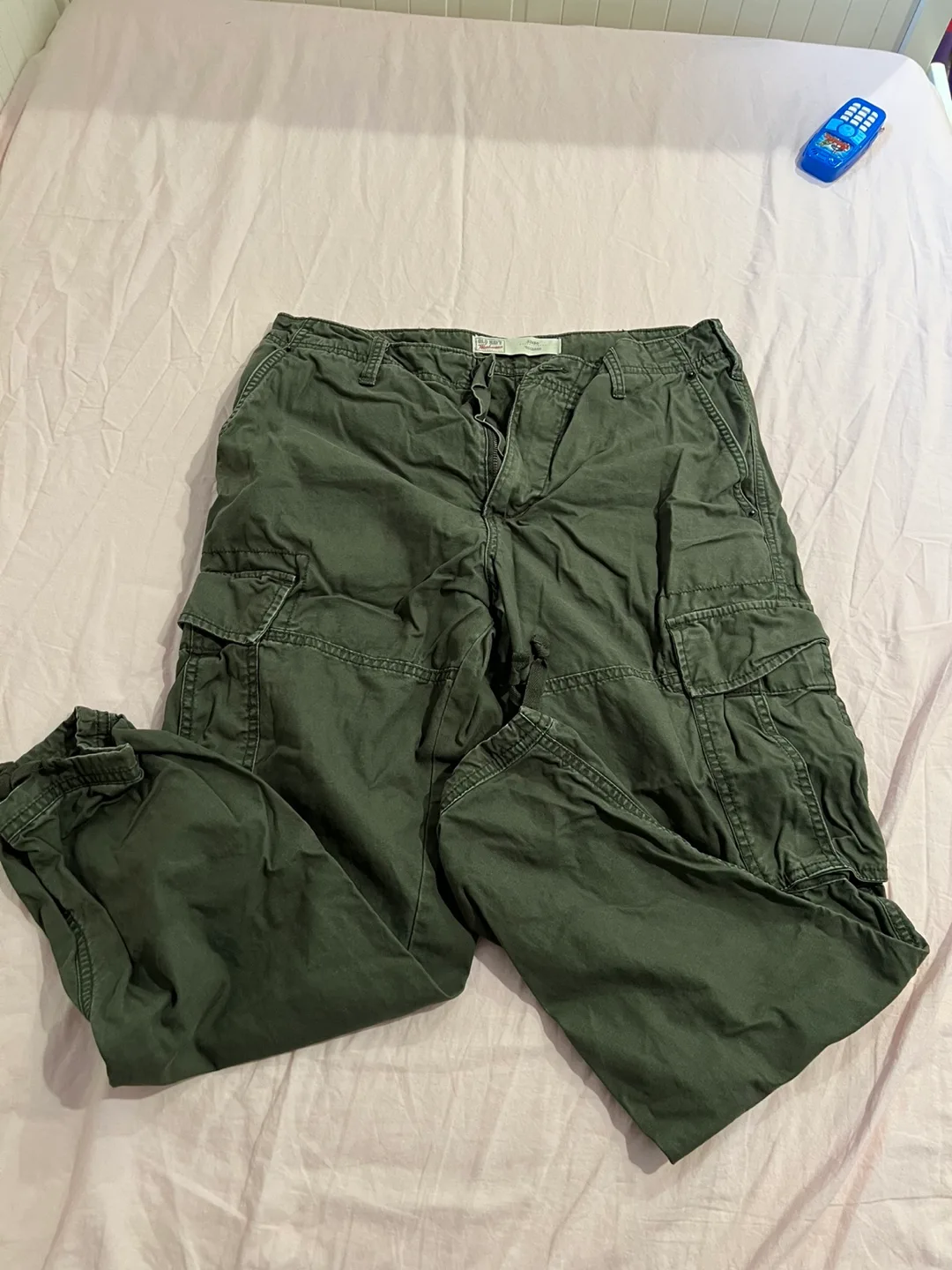 Old Navy Workwear Cargo Pants - Size 32x30 thumbnail