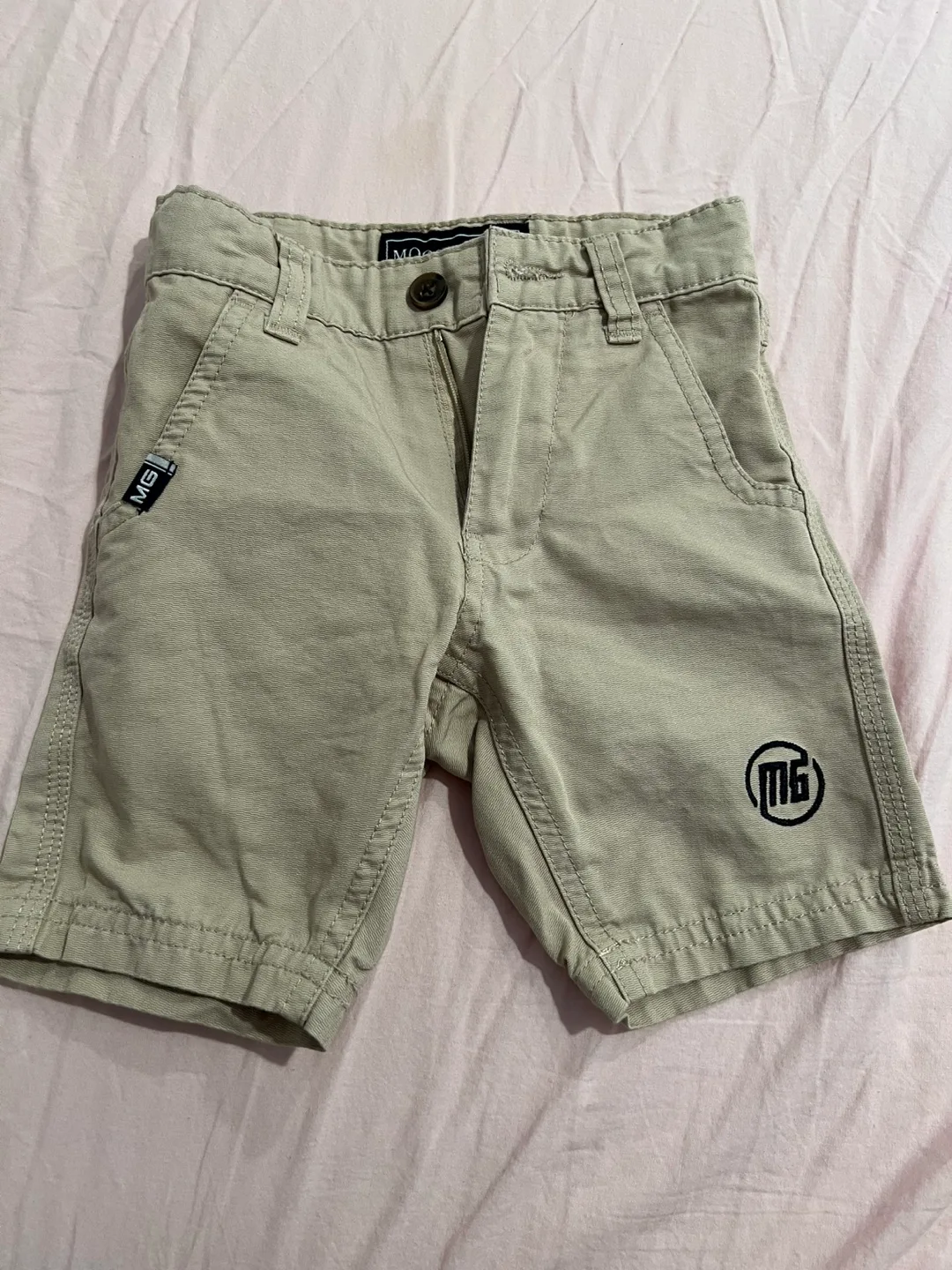 Moose Gear Boys' Size M Khaki Shorts thumbnail