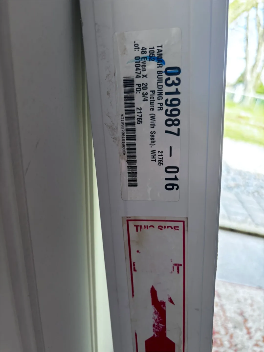 White Vinyl Double Hung Window with Screen image indicator(2)