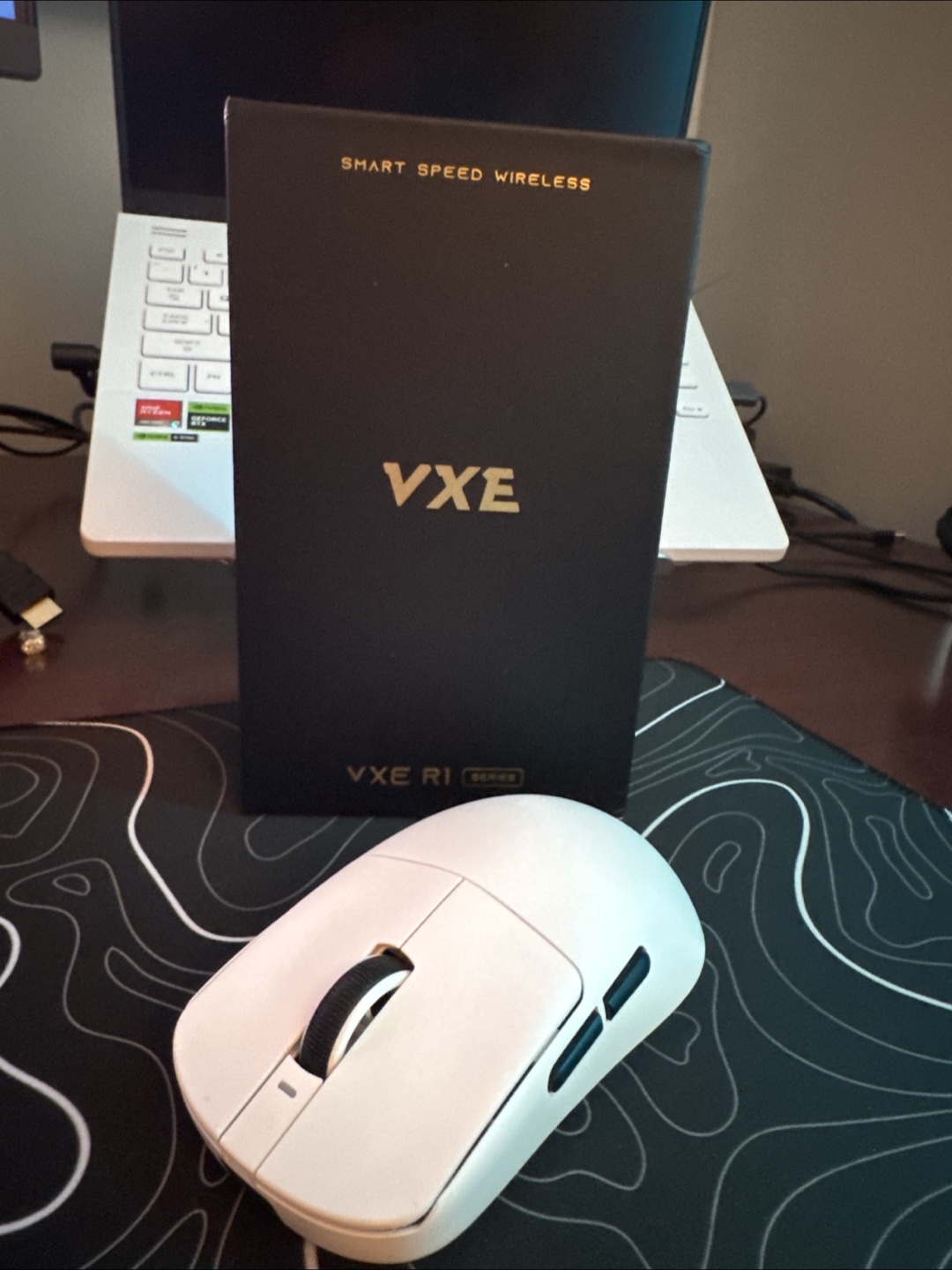 VXE RI PRO Wireless Gaming Mouse - White