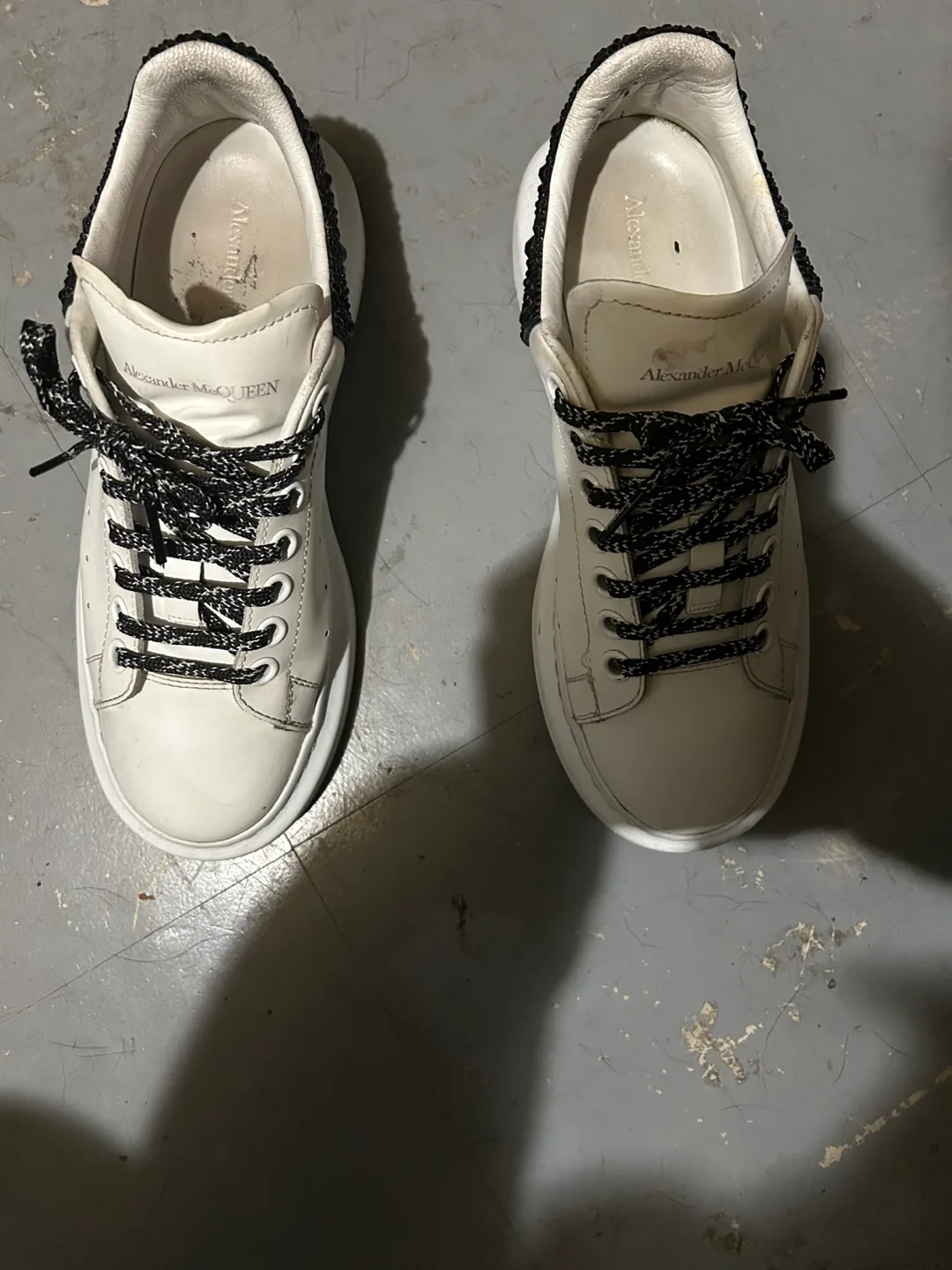 Authentic Alexander McQueens OBO image indicator(3)