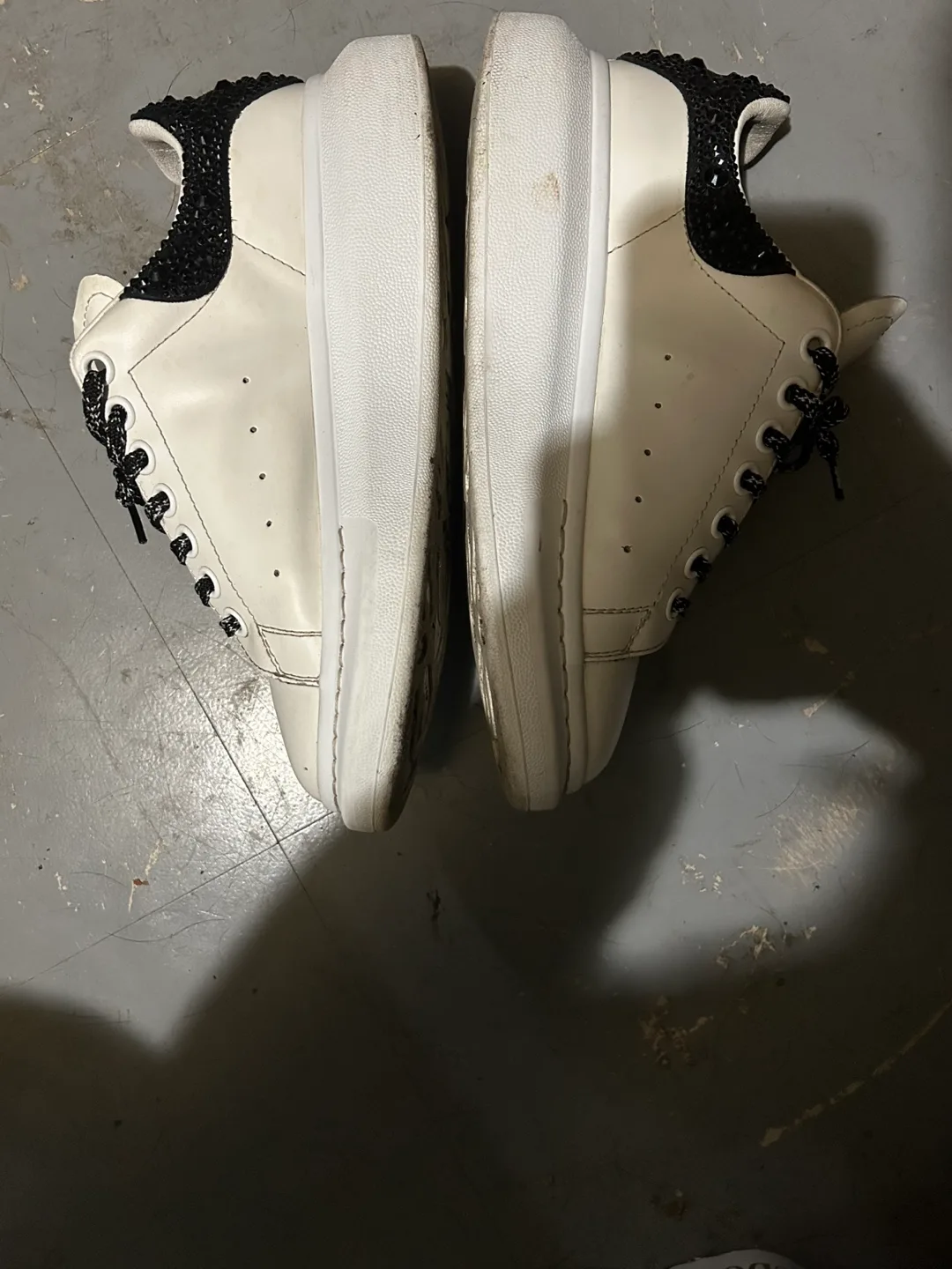 Authentic Alexander McQueens OBO image indicator(5)