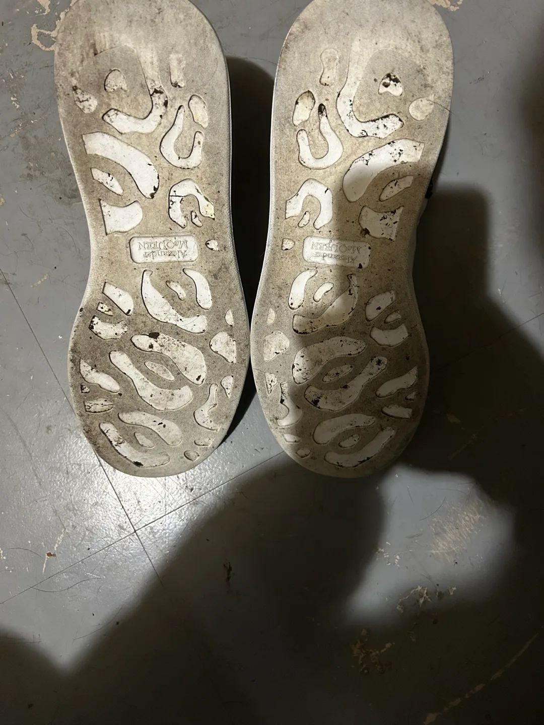 Authentic Alexander McQueens OBO image indicator(6)