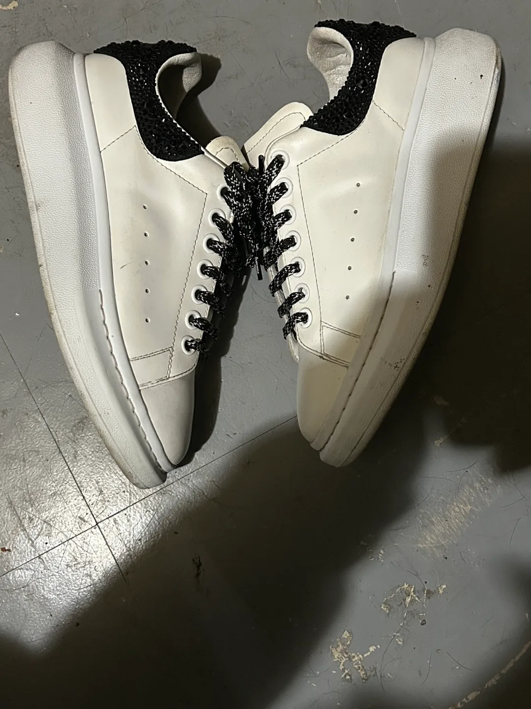 Authentic Alexander McQueens OBO image indicator(8)