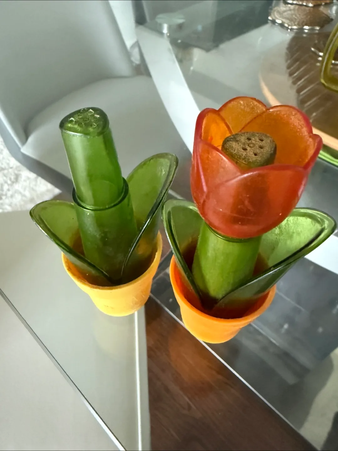 Vintage Tulip Salt and Pepper Shakers #freecycle image indicator(2)