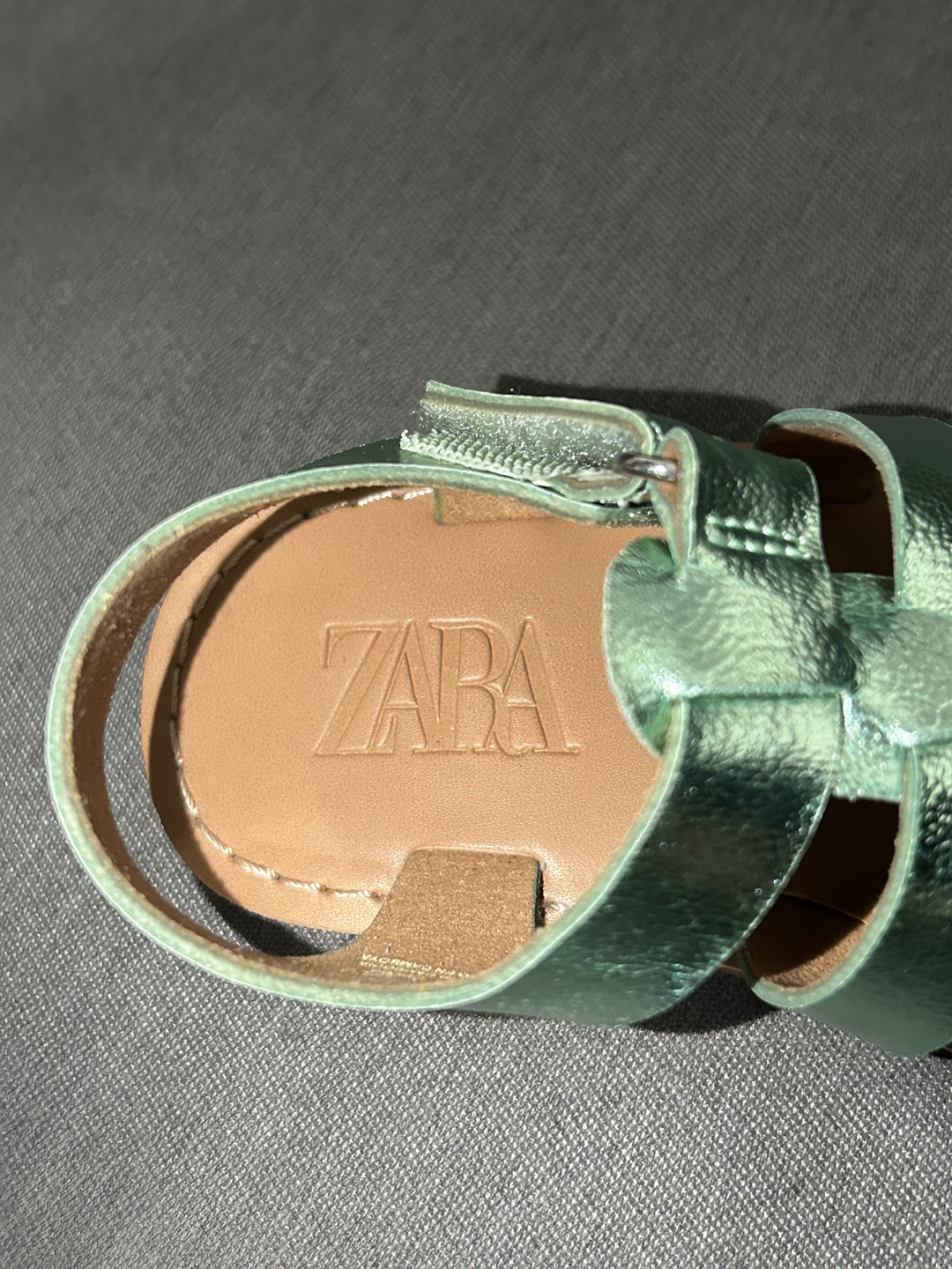 Girls' ZARA Metallic Green Sandals - Size 22 - photo 3