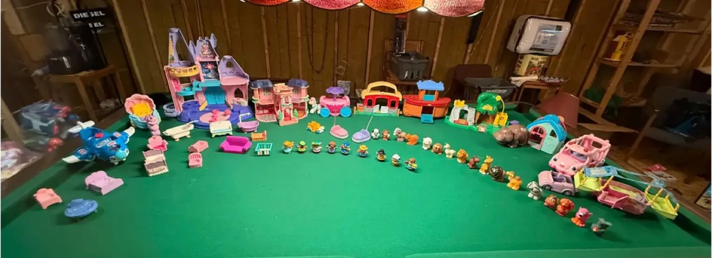 Fisher-Price Little People Bundle thumbnail