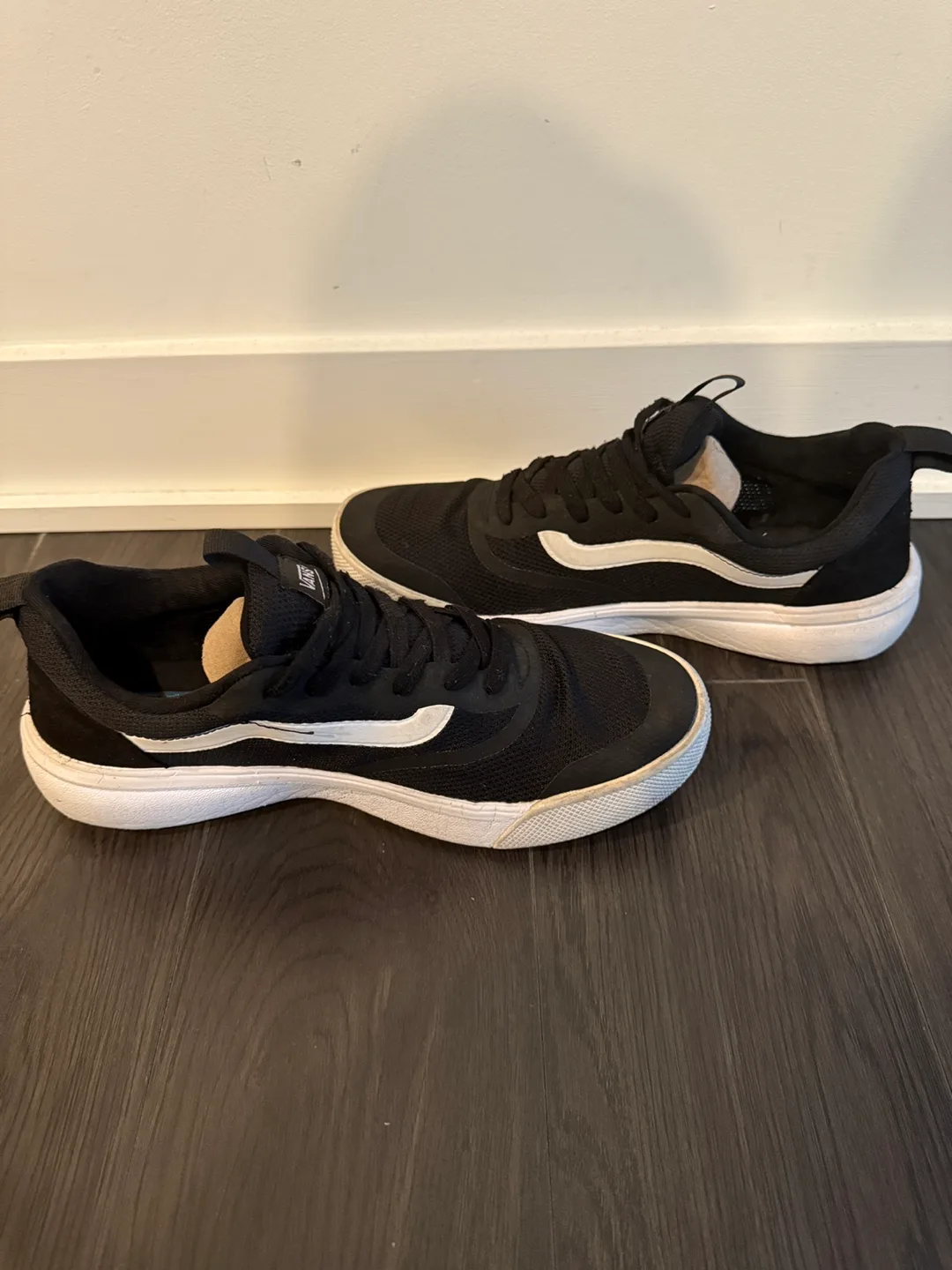 Vans Ultrarange EXO Black Sneakers image indicator(4)