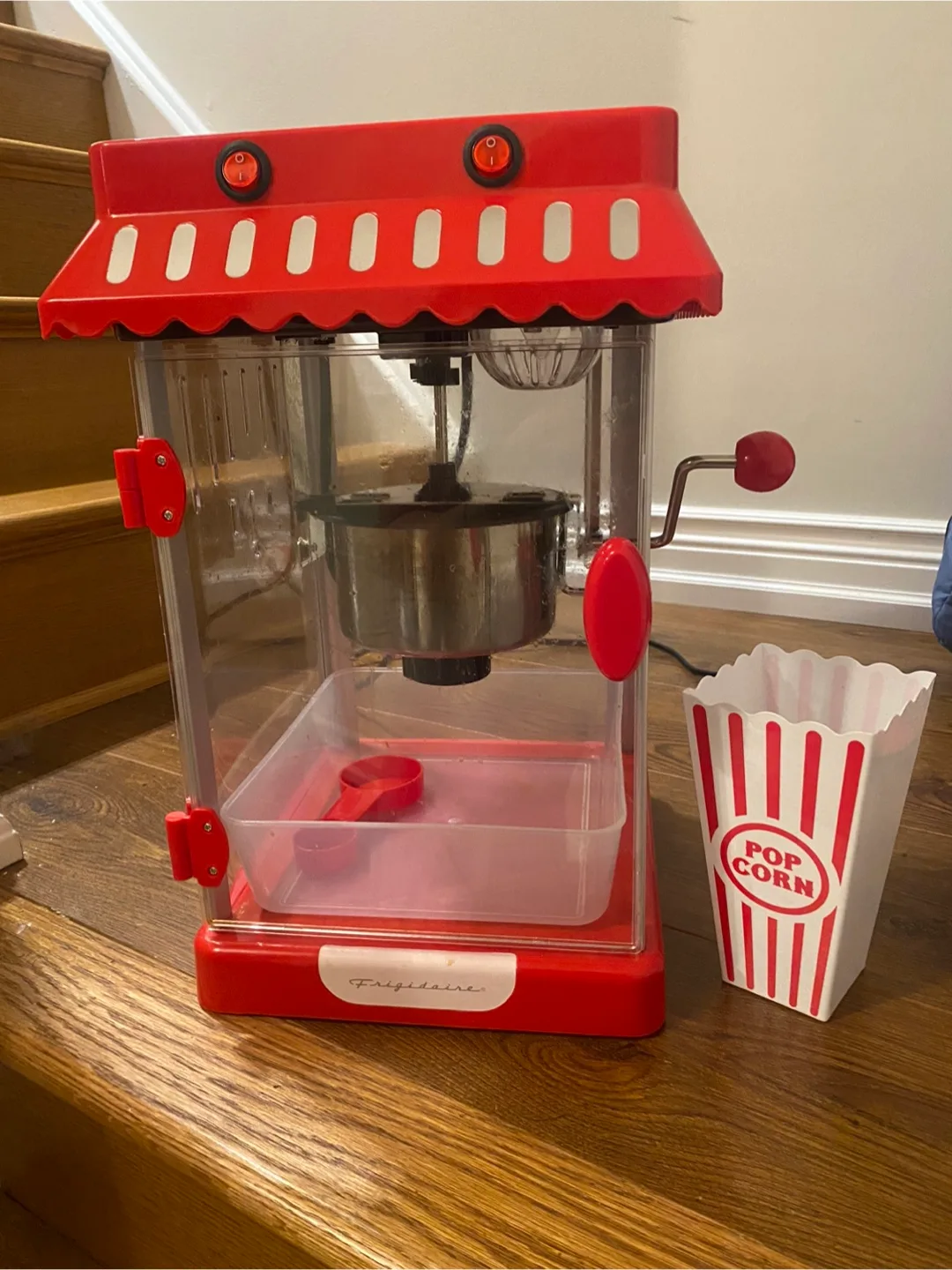 Frigidaire Red Popcorn Maker thumbnail