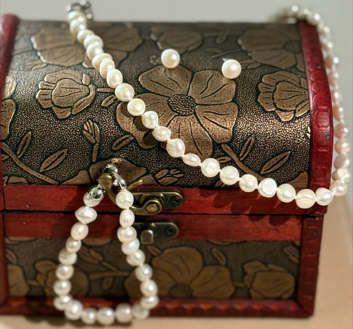 Fresh Water Pearl Necklace and Bracelet Set thumbnail