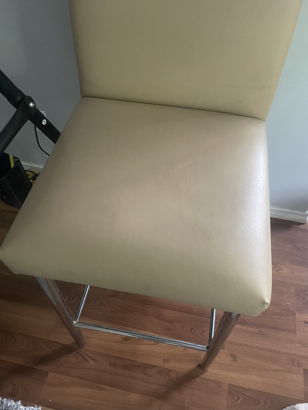 Beige Counter Height Chair#freecycle