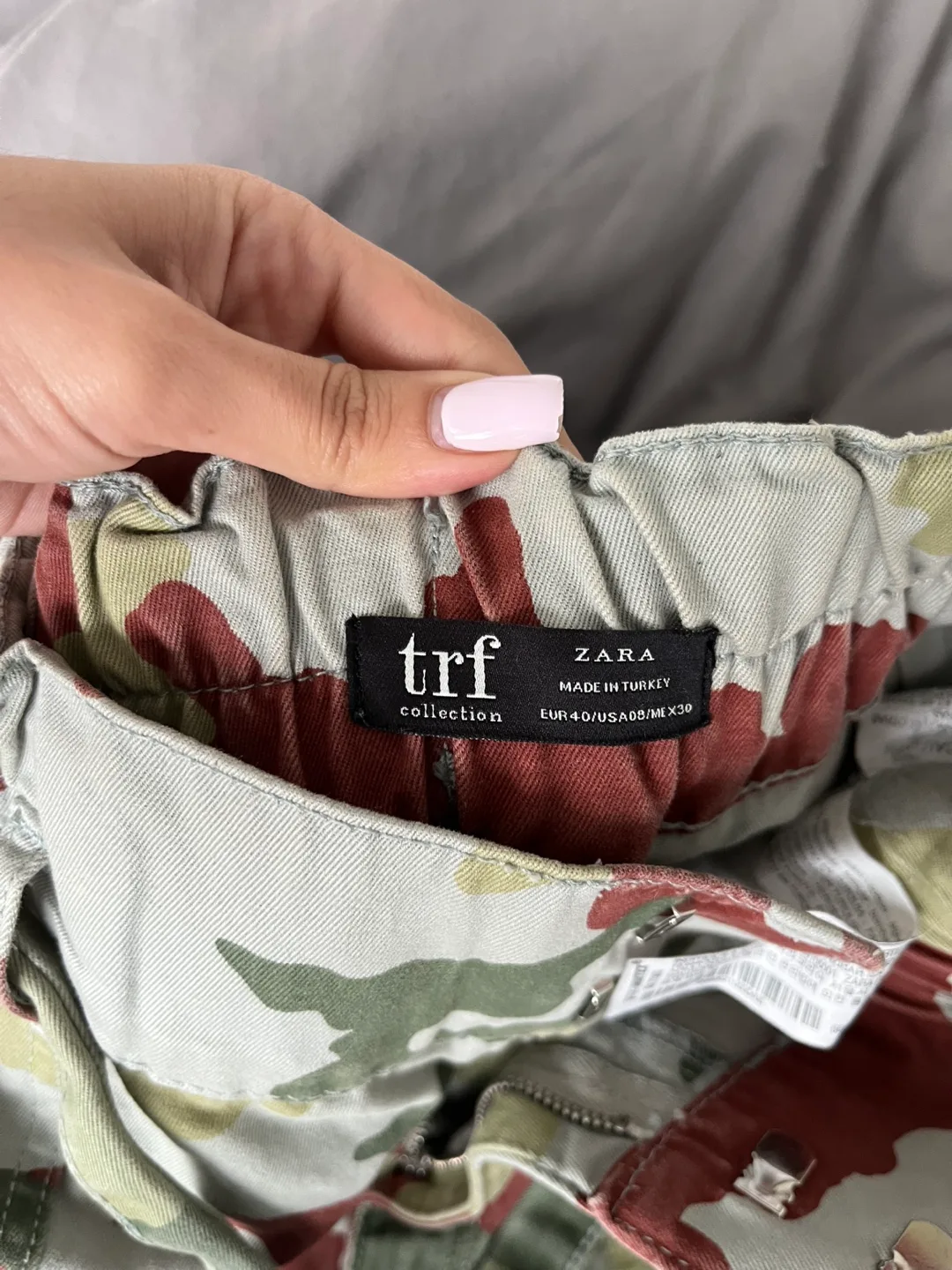 Zara TRF Camo Cargo Pants image indicator(2)