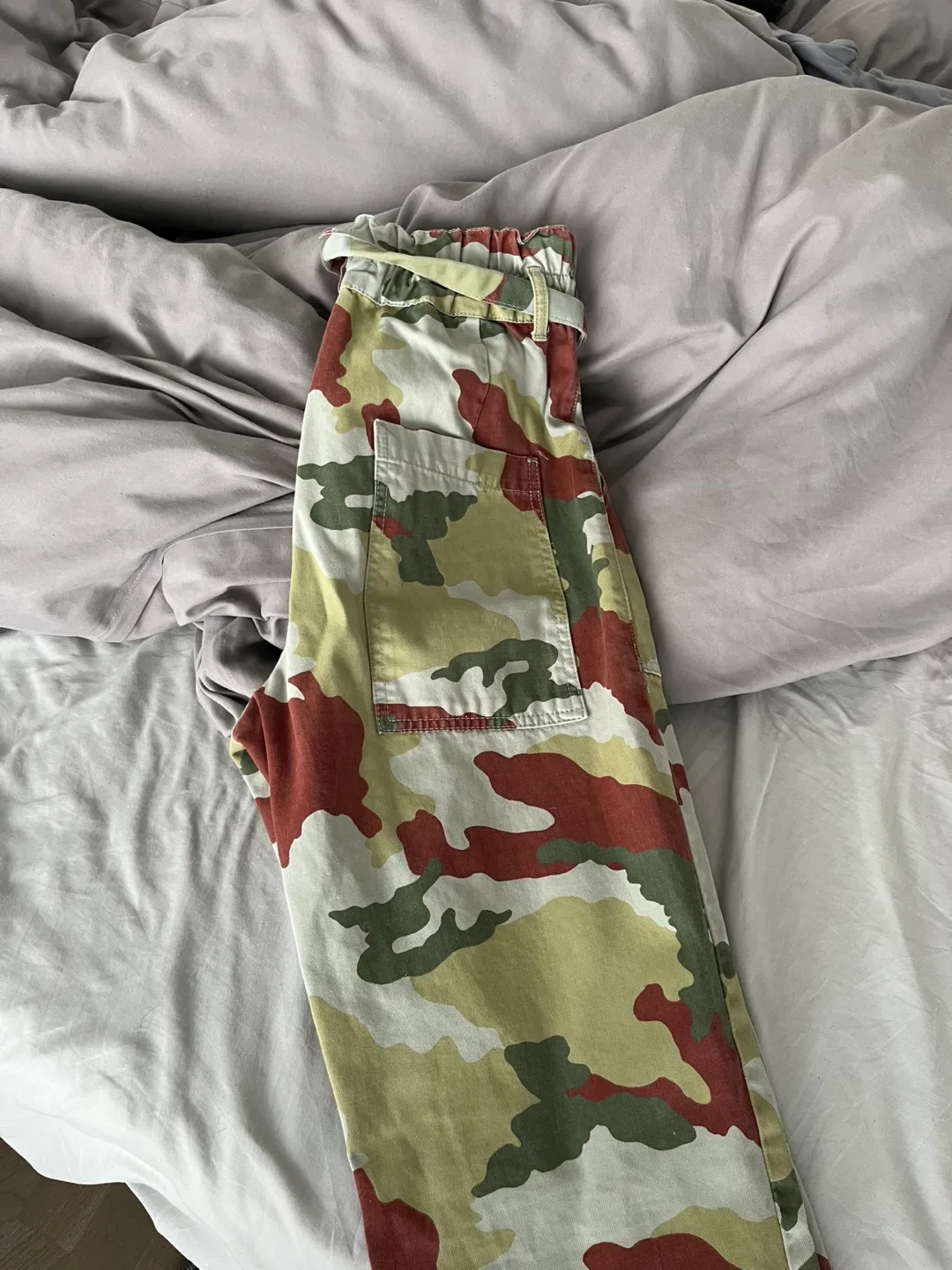 Zara TRF Camo Cargo Pants image indicator(3)