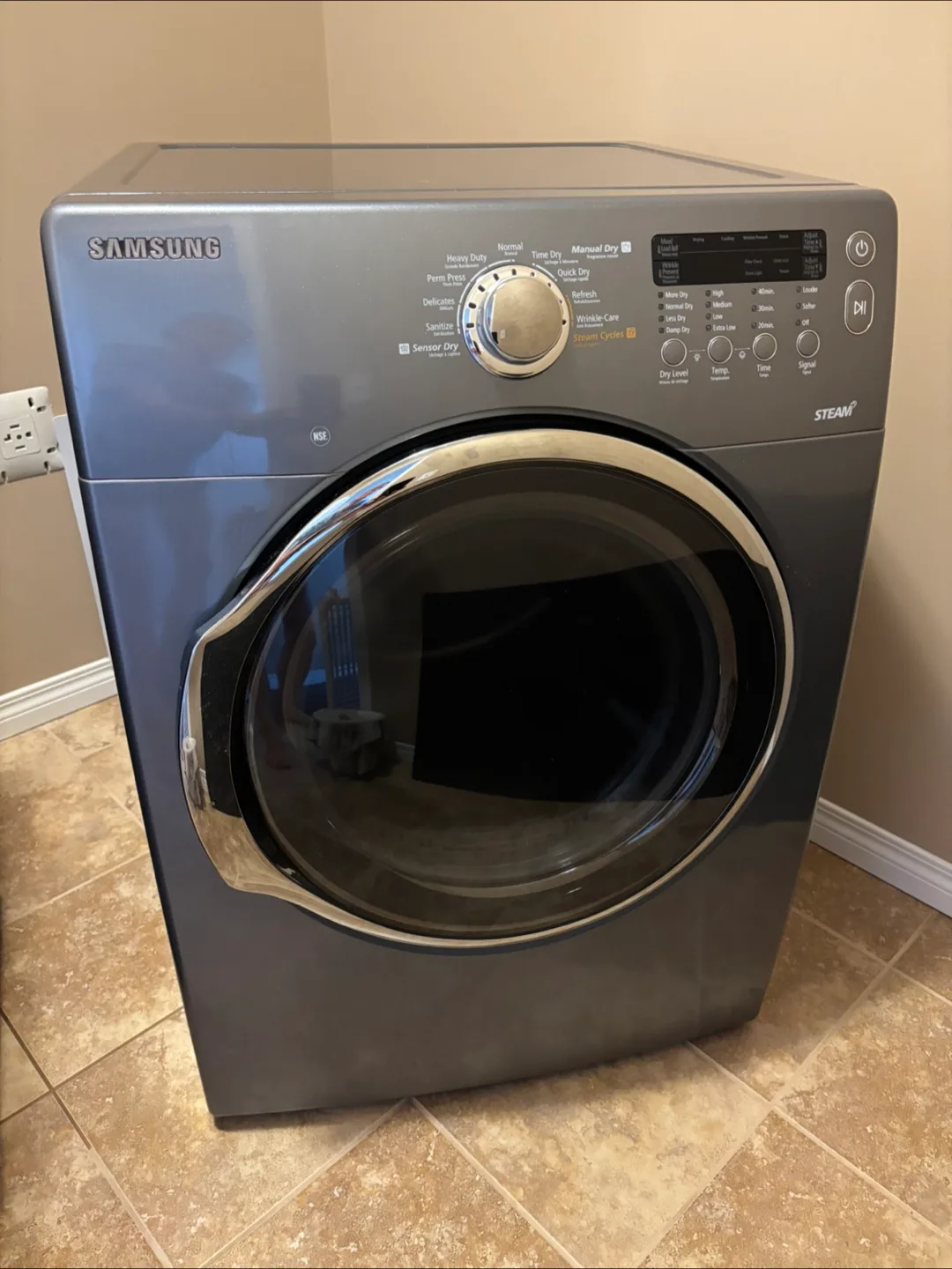 Samsung Electric Dryer thumbnail