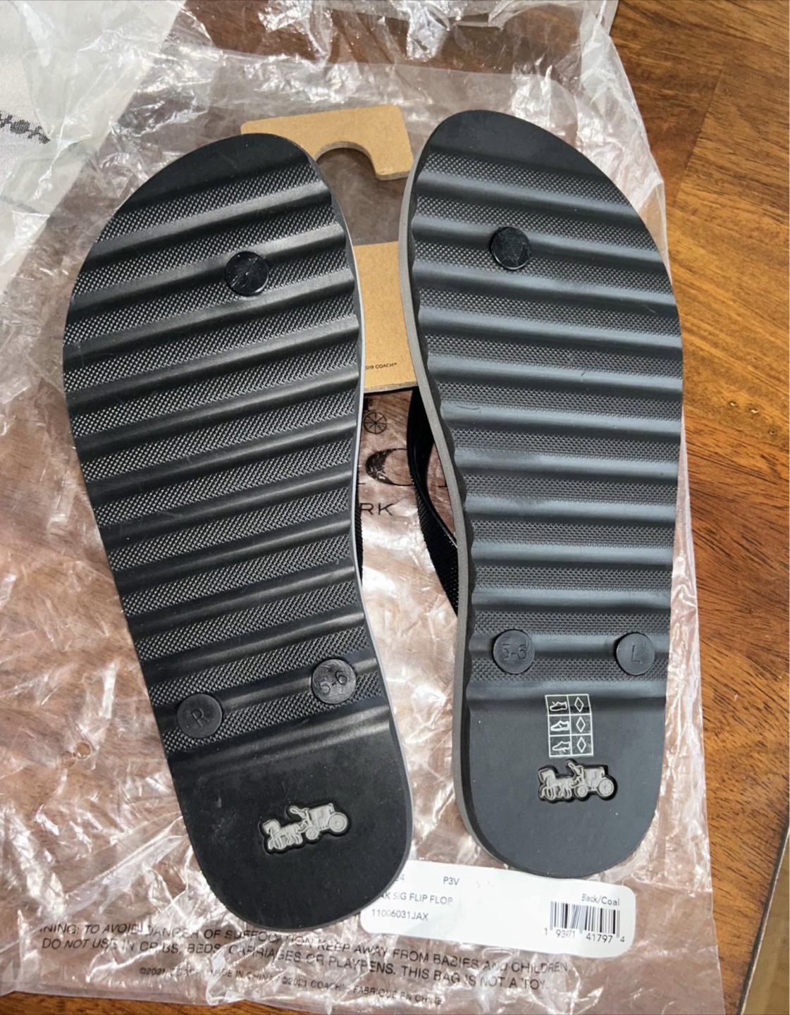 COACH women's Size 6 Black Flip Flops - photo 3