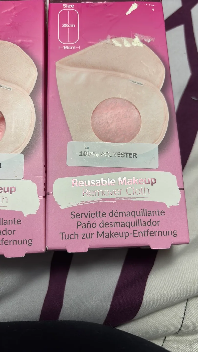 Two Brushworks Reusable Makeup Remover Cloths image indicator(3)