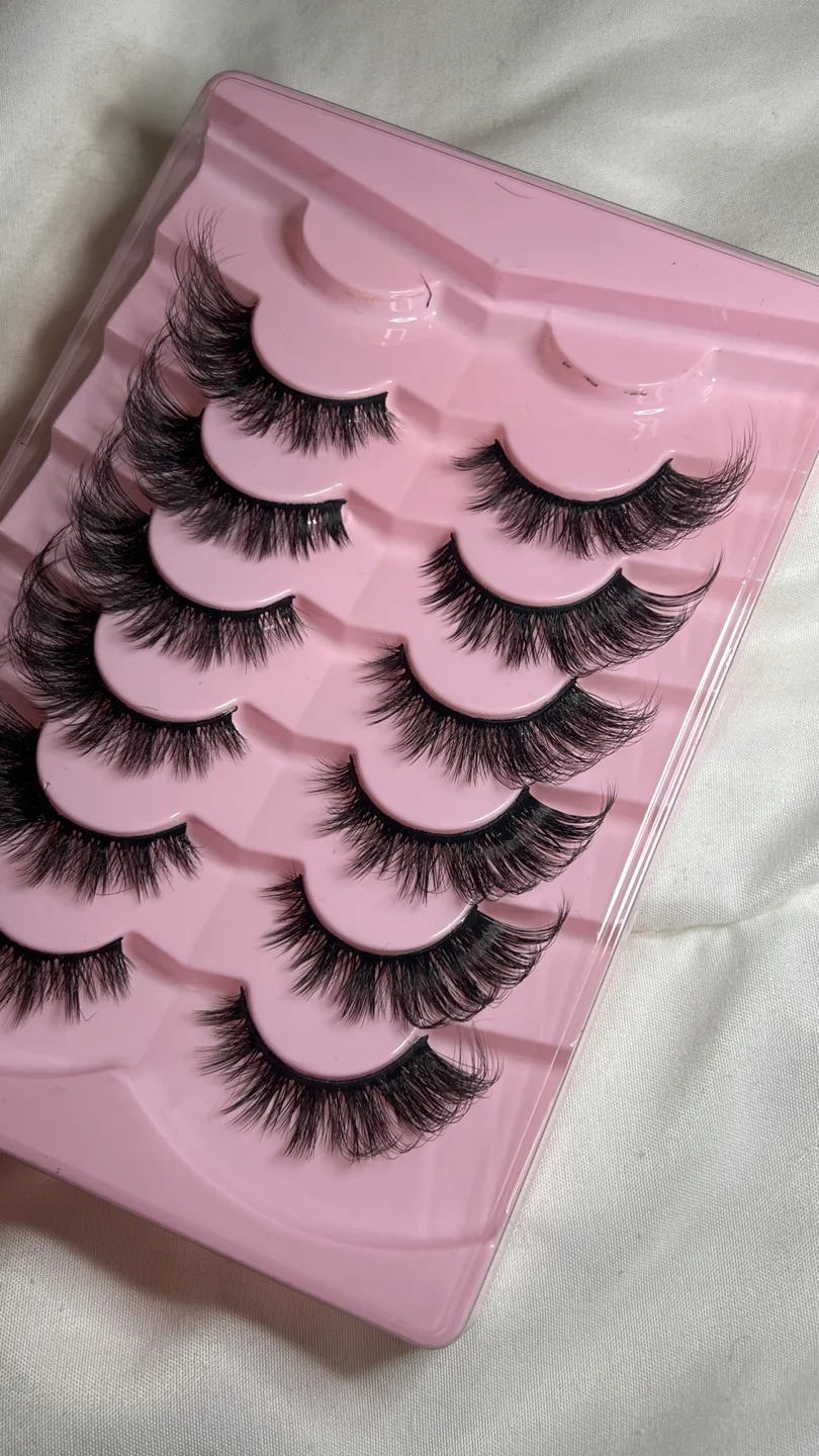 fake eyelashes pack thumbnail
