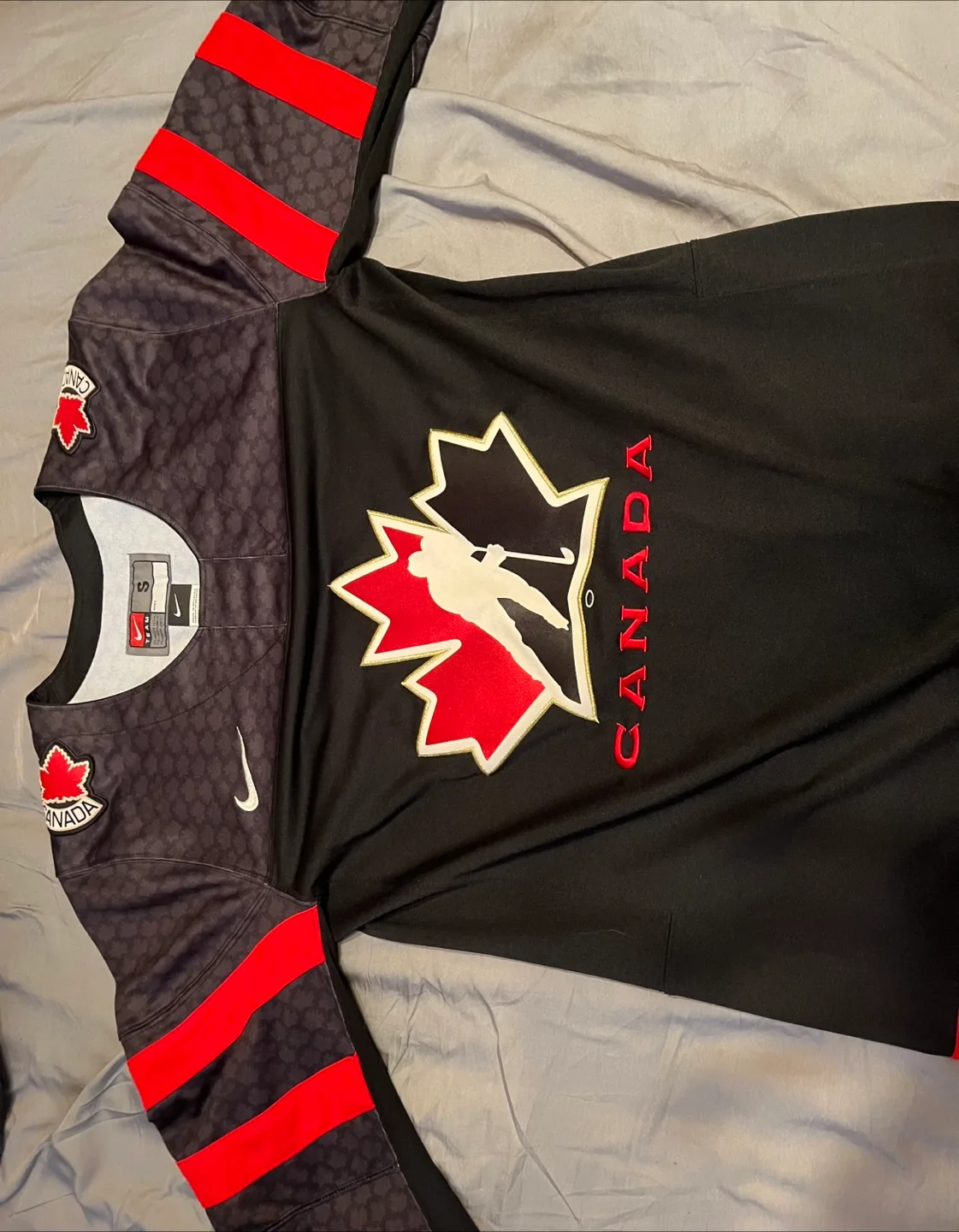 Team Canada hockey jersey (Black edition) thumbnail