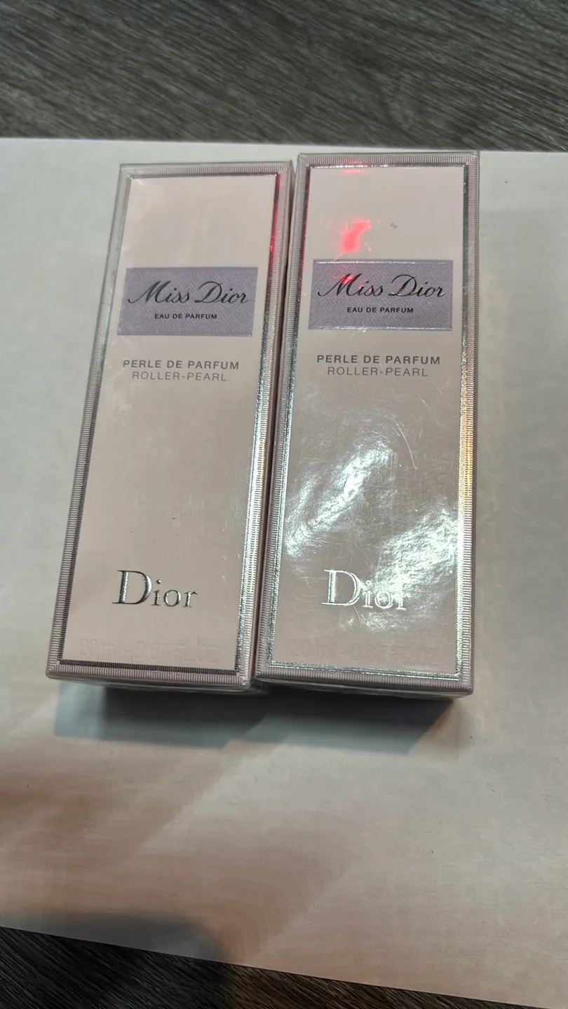 Two Miss Dior Roller-Pearl Eau de Parfum image indicator(3)