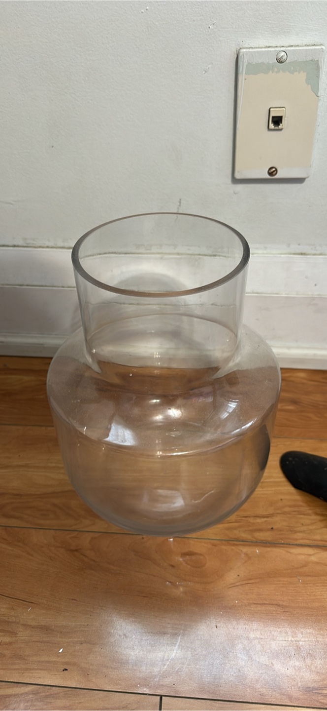 Clear Glass Vase - photo 2