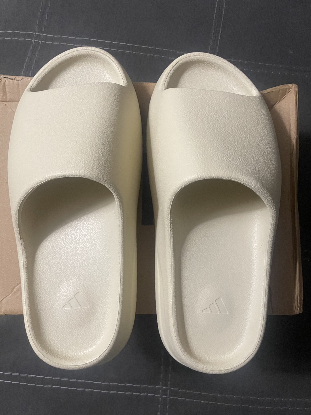 Adidas Yeezy Slides Bone - photo 2