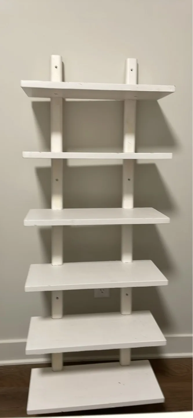 Floating bookcase thumbnail