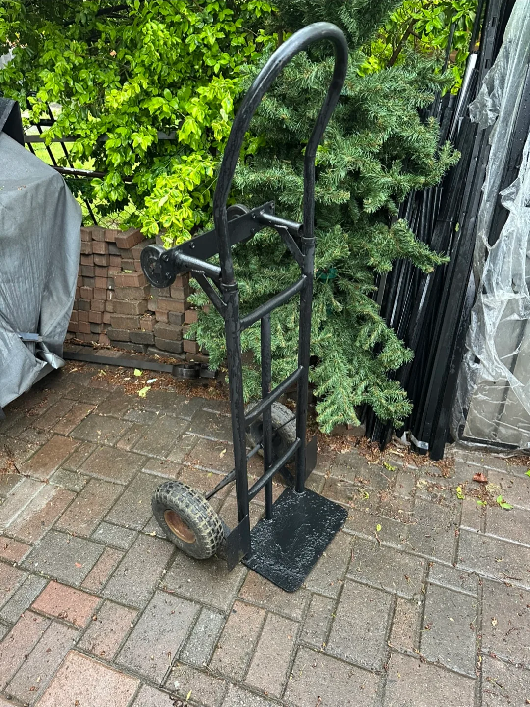 Heavy-duty hand truck thumbnail