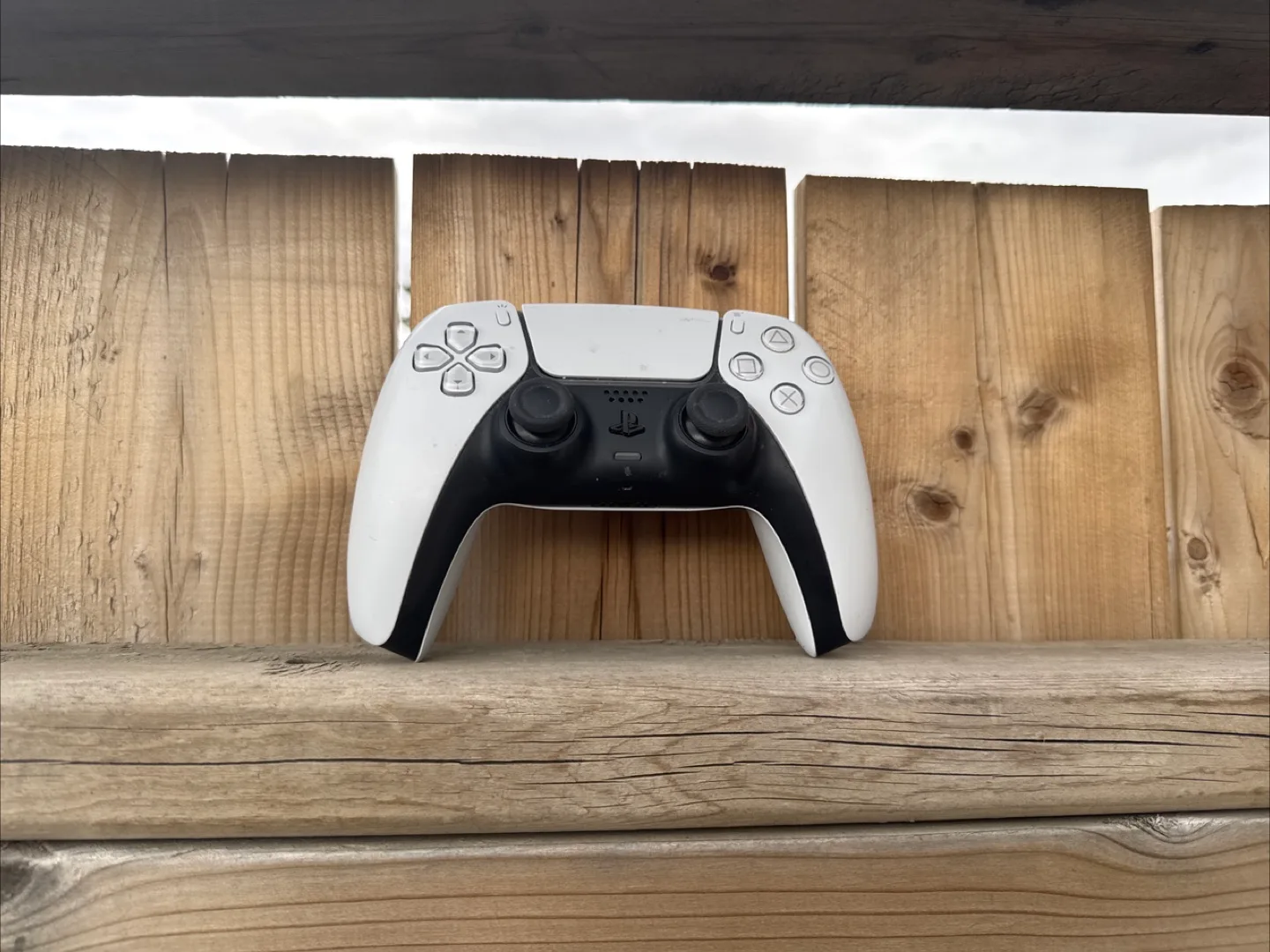 PS5 DualSense Wireless Controller - White thumbnail