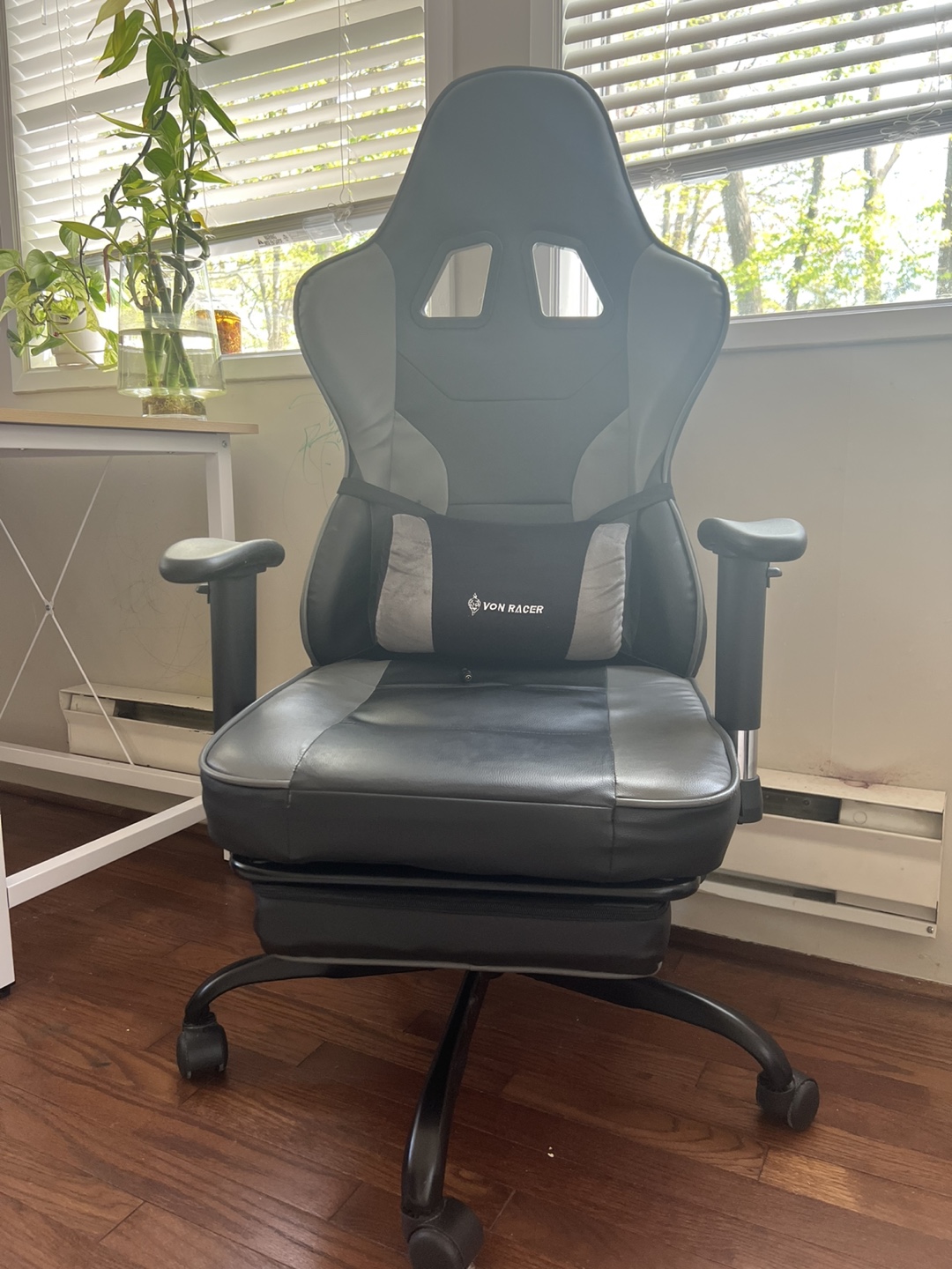 Urgent’Von Racer Gaming Chair with Adjustable Lumbar Support