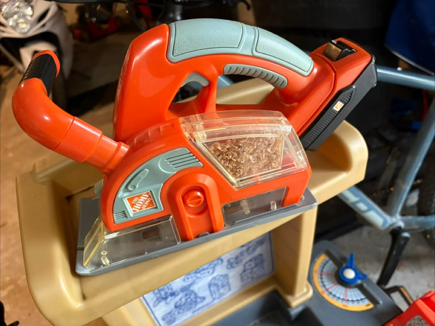 Little Tikes workbench with toy tools image indicator(3)