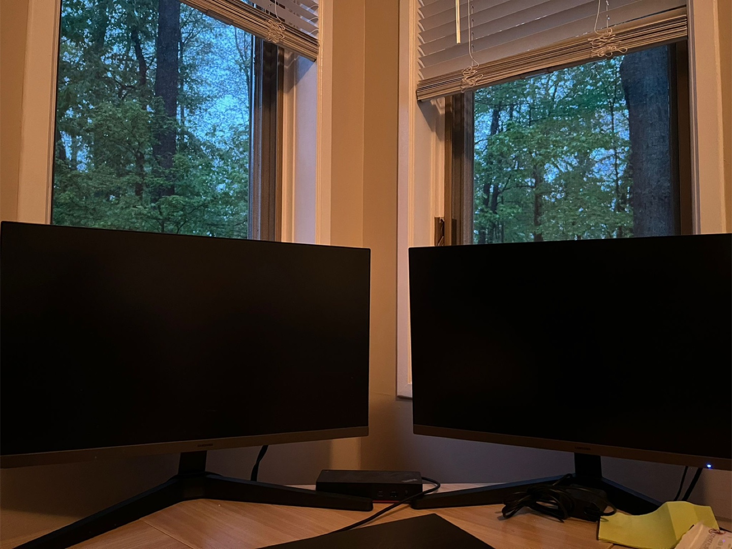 Samsung 27’ FHD Flat Scr Super Slim Design