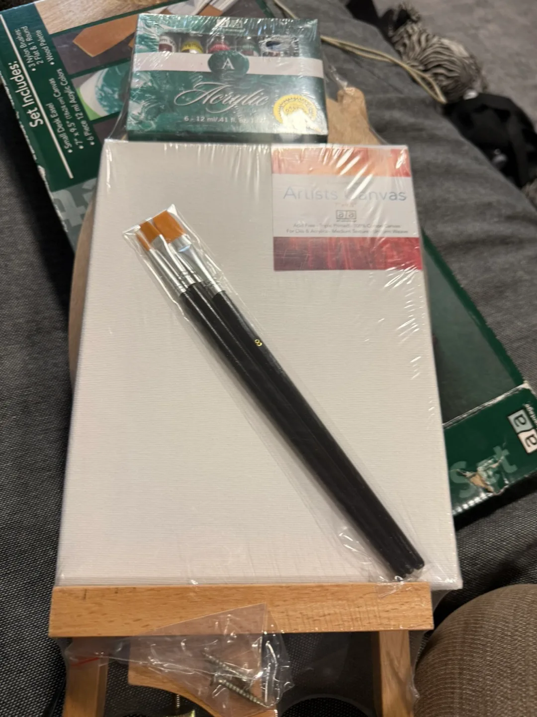 Acrylic Painting Set w/Easel, Canvas, Brushes, & Paints image indicator(4)