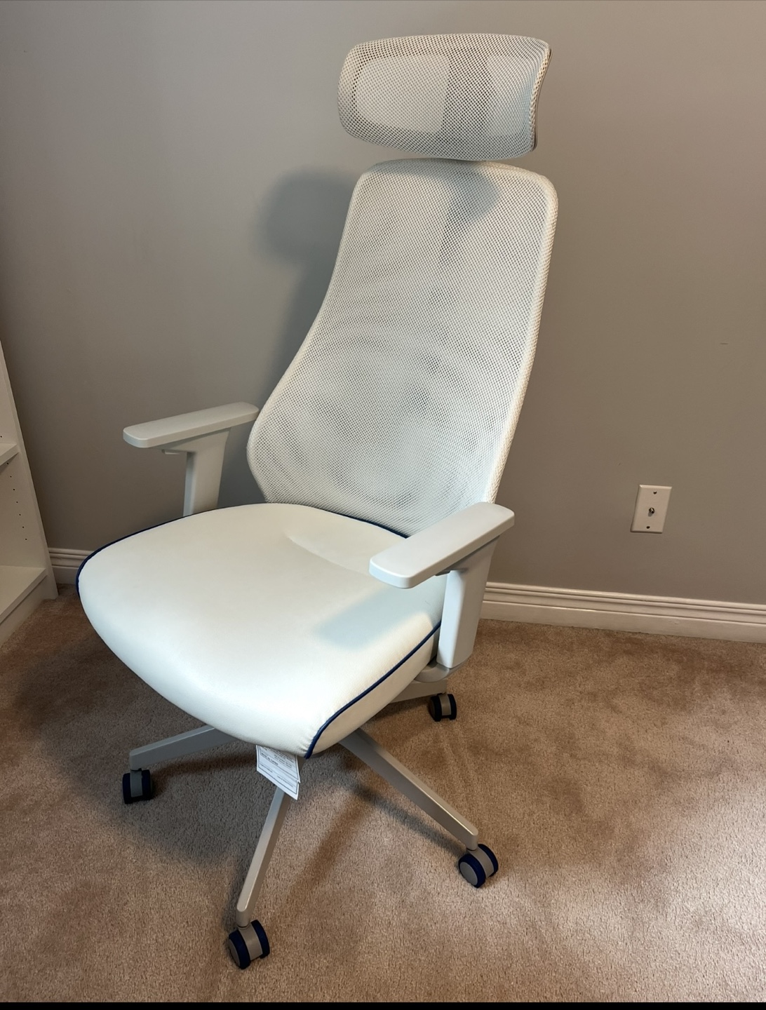 Gaming Table & Gaming Chair ( both Ikea) - photo 2