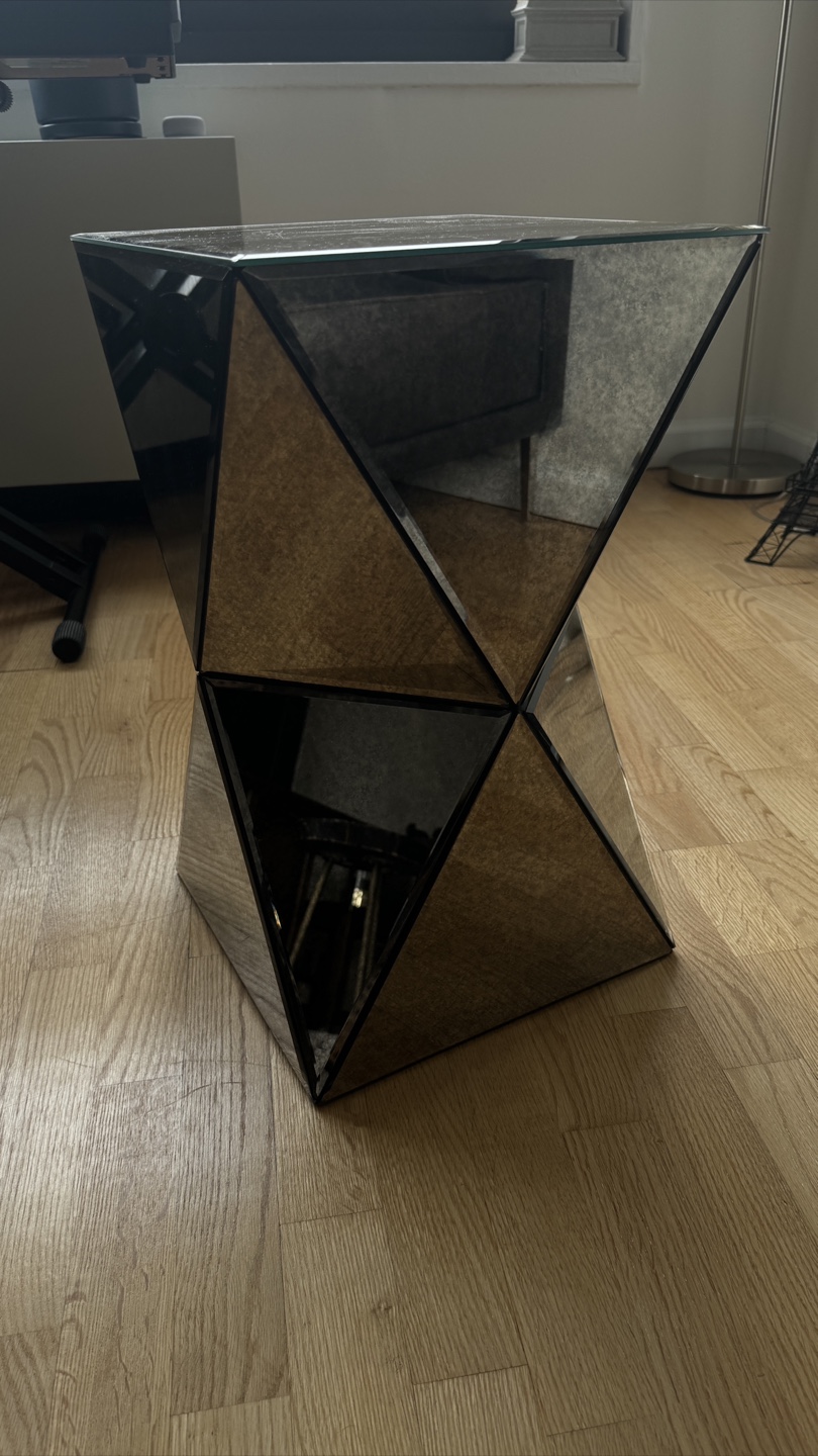 Geometric Mirrored Side Table - photo 2
