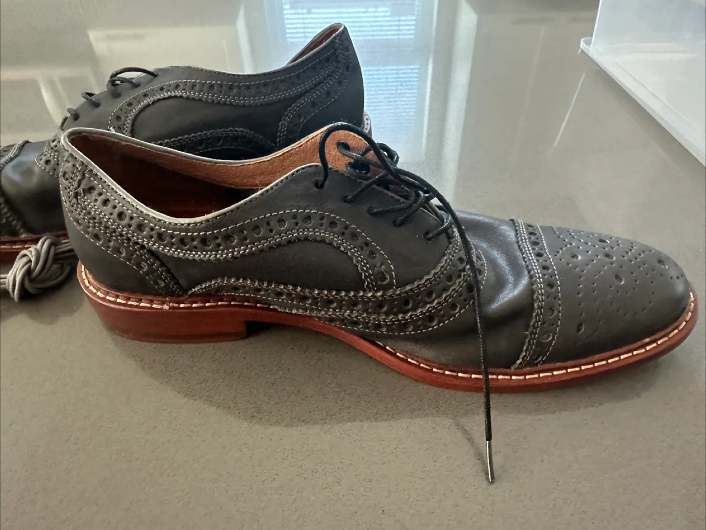 Johnston & Murphy 1850, Grey Leather Brogue Oxford Shoes image indicator(4)