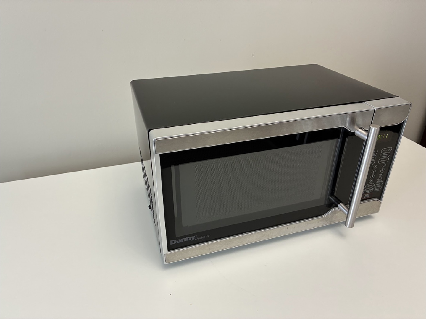Danby 0.7 cu. ft. Microwave - photo 2