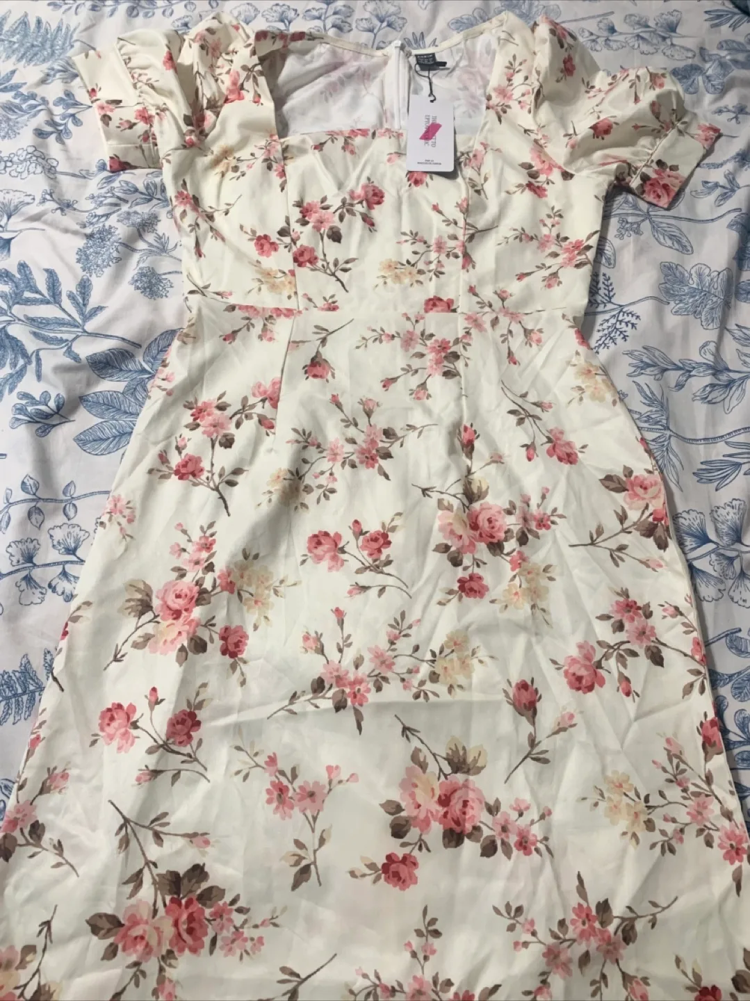 BRAND NEW Women Floral Dress image indicator(2)