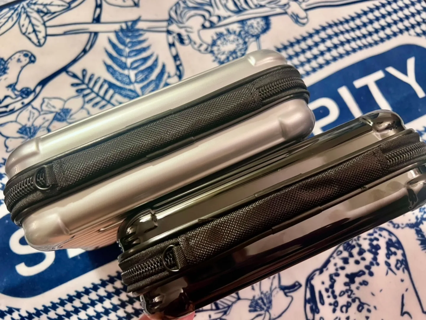 NWT Rimowa Essential Cabin Mini Suitcases - Silver & Black image indicator(5)