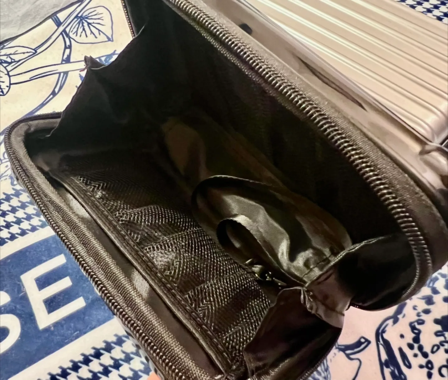 NWT Rimowa Essential Cabin Mini Suitcases - Silver & Black image indicator(7)