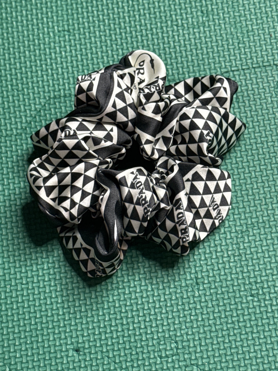 Scrunchie - Black and White Geometric Pattern