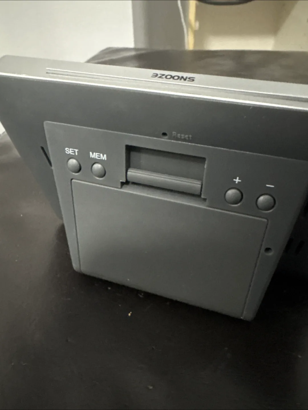 Accutemp Digital Clock with Thermometer image indicator(2)