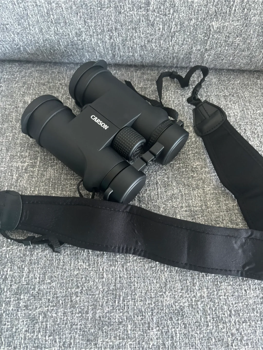 Carson VP Series 10x42 Binoculars with Case image indicator(4)