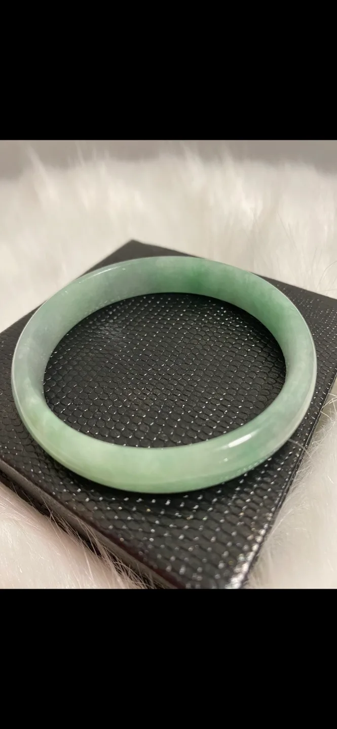 Jade bangle bracelet thumbnail