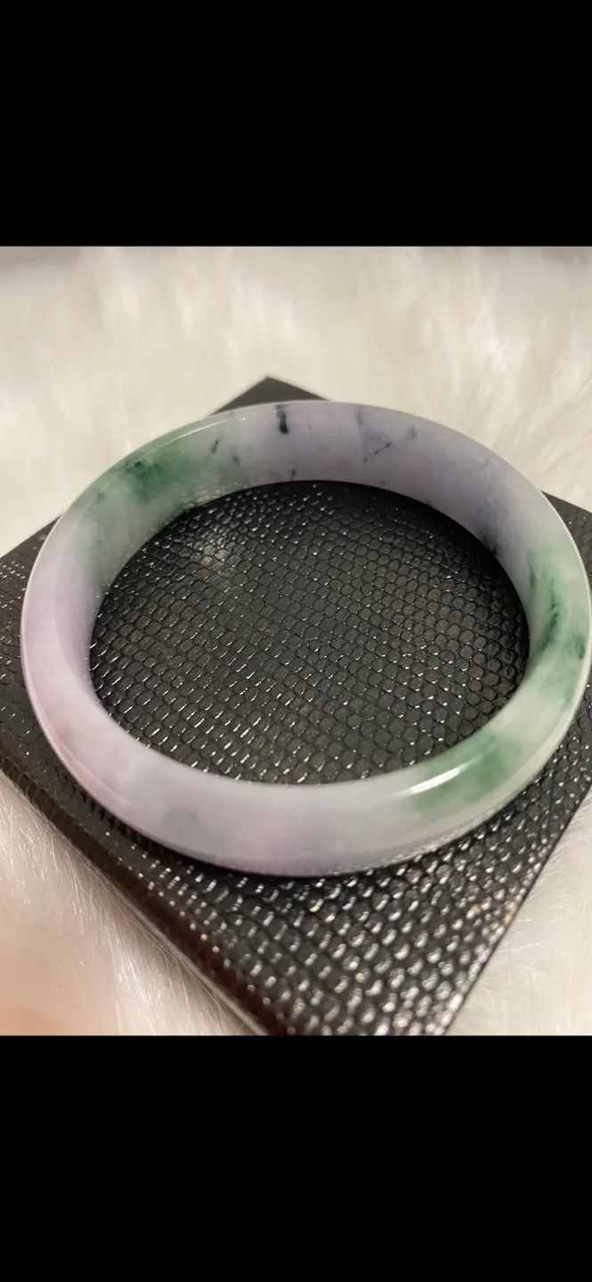Jade bangle bracelet thumbnail