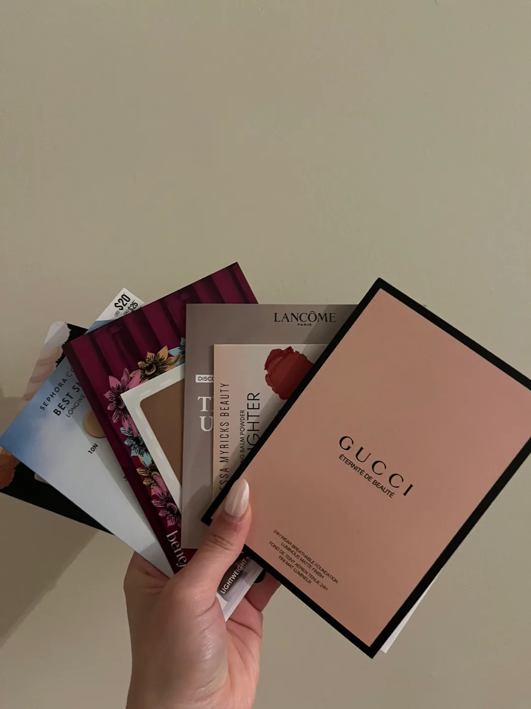 Skincare and Makeup Samples image indicator(2)