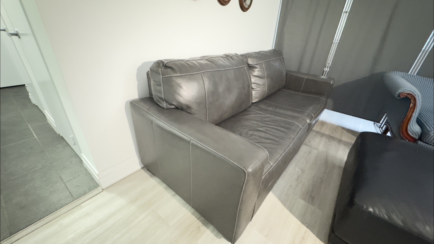 Dark Grey Leather 3 seater sofa/ from ashley - photo 3