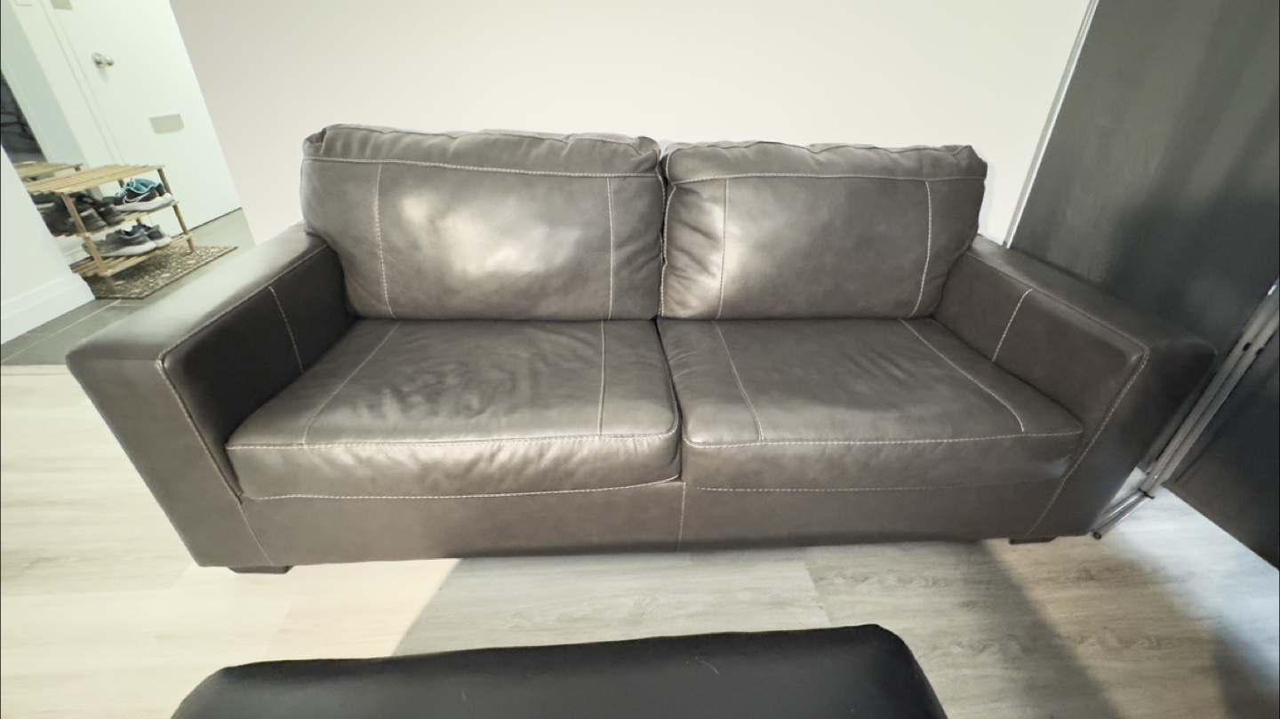 Dark Grey Leather 3 seater sofa/ from ashley - photo 5